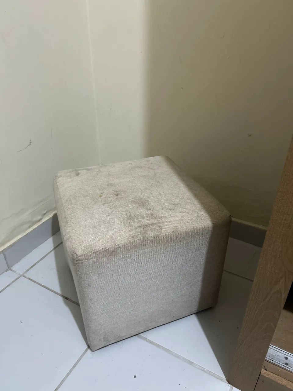 Cadeira de amamentar com puff