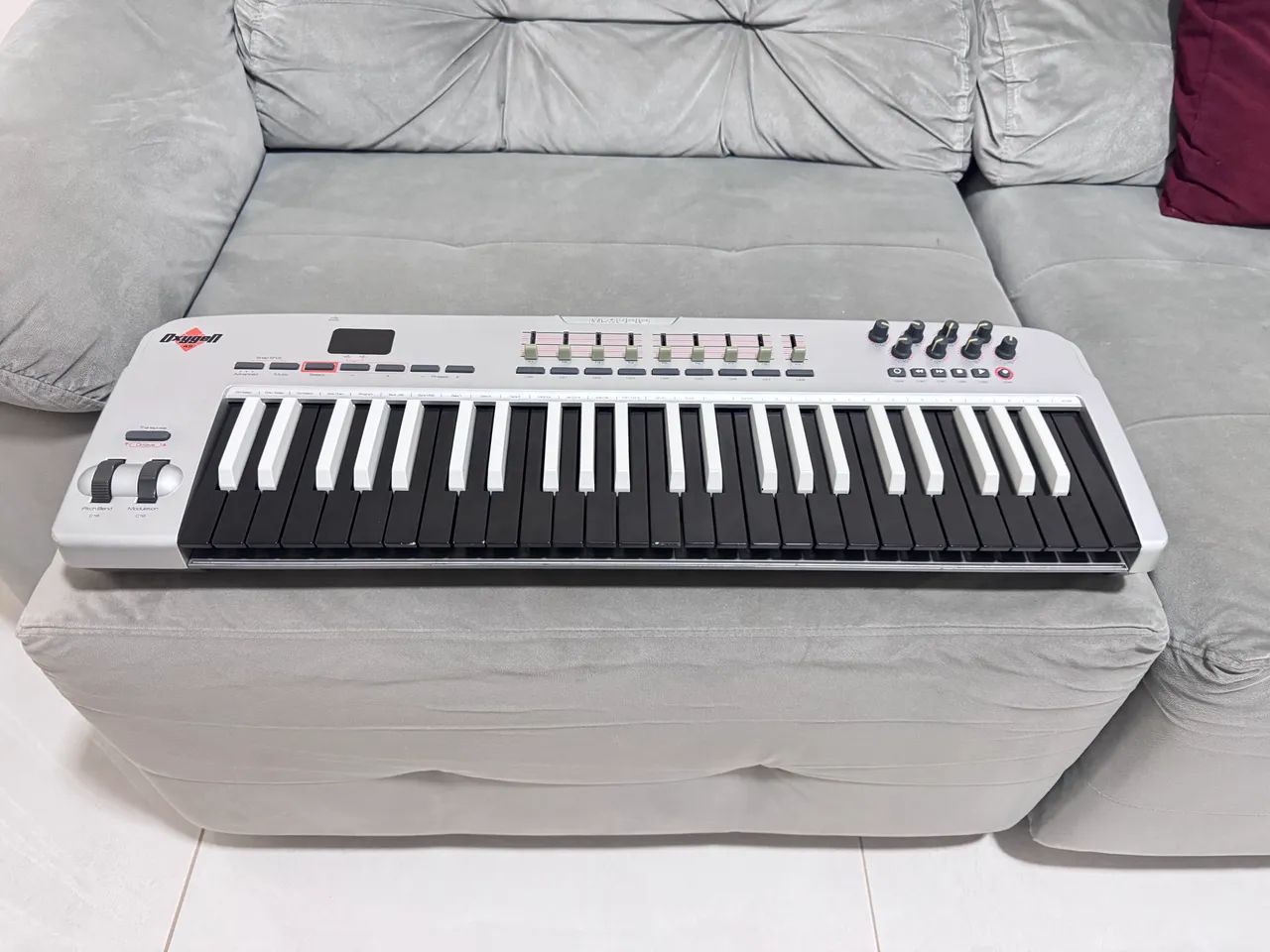 Teclado Controlador MIDI/USB da M-Audio, Oxygen 49 (Silver