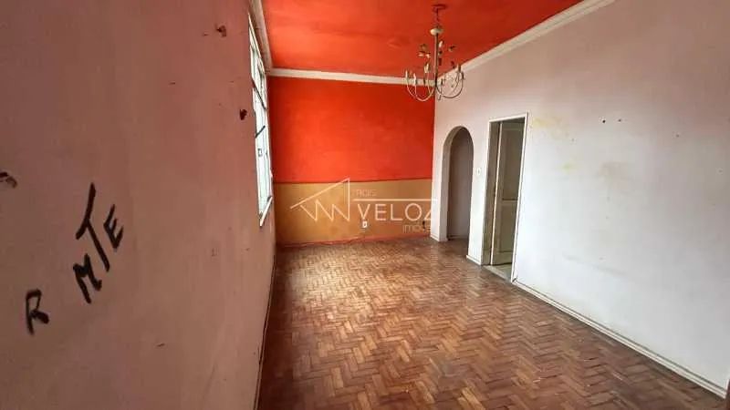 Apartamento : / Residencial / Humaitá