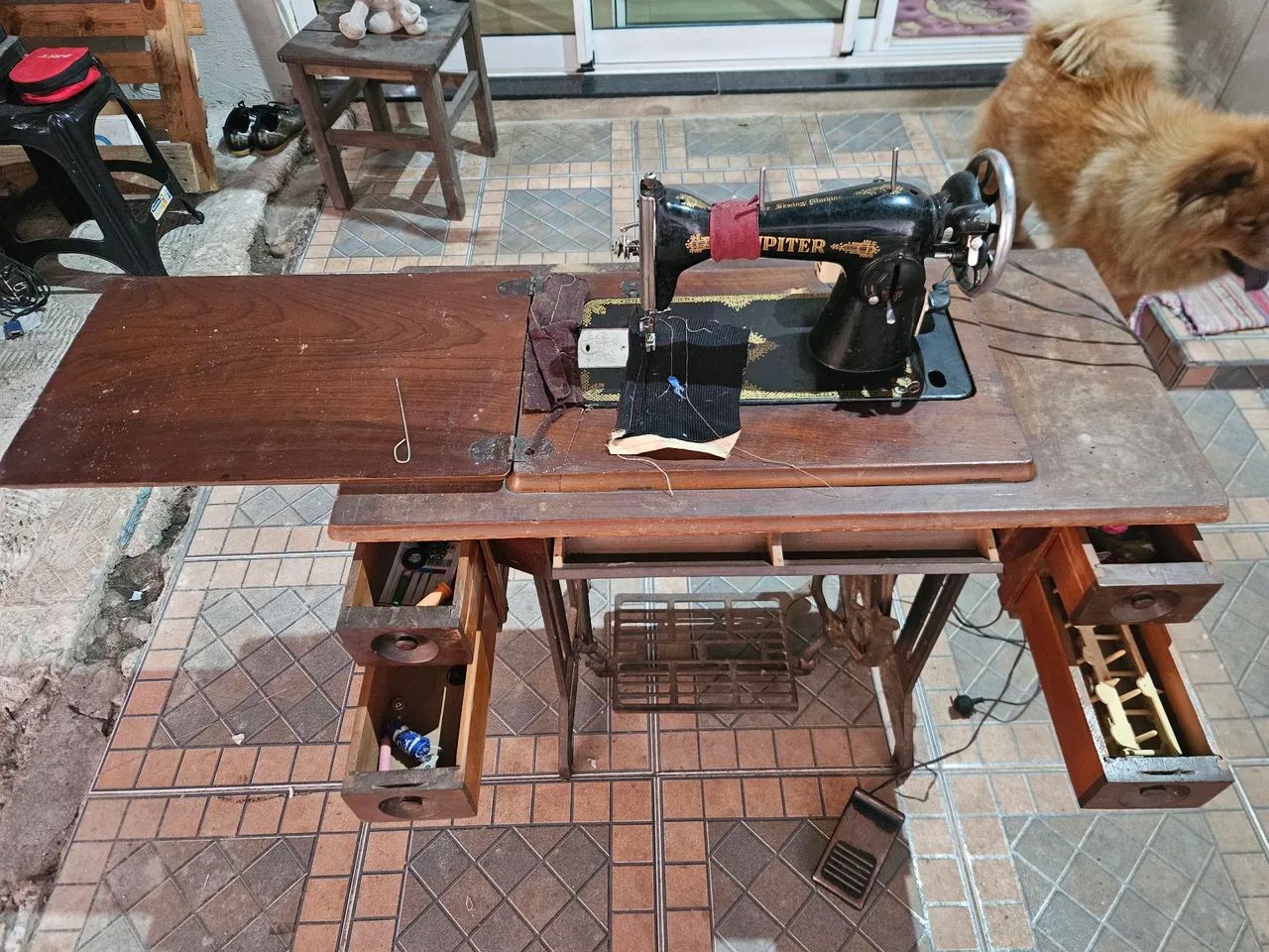 Máquina de costura antiga singer  - Foto 2