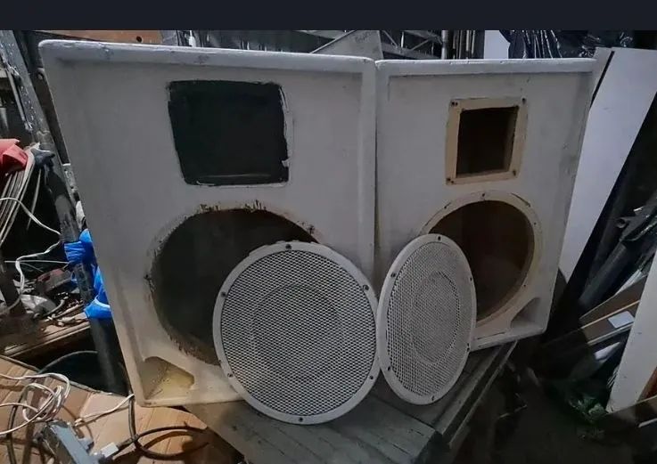 Par gabinetes 12" por 150