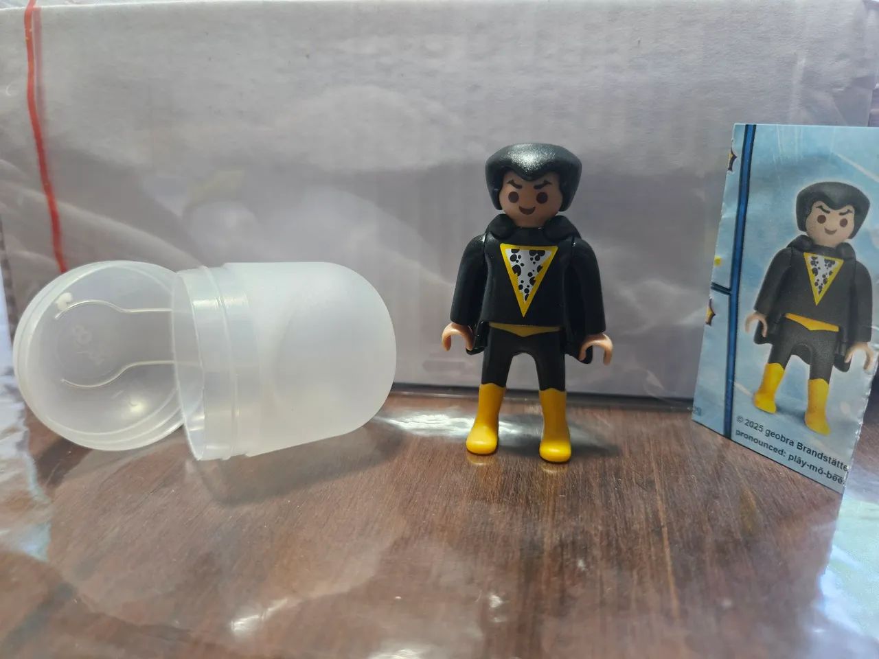 Kinder ovo Playmobil DC Supergirl - Foto 2