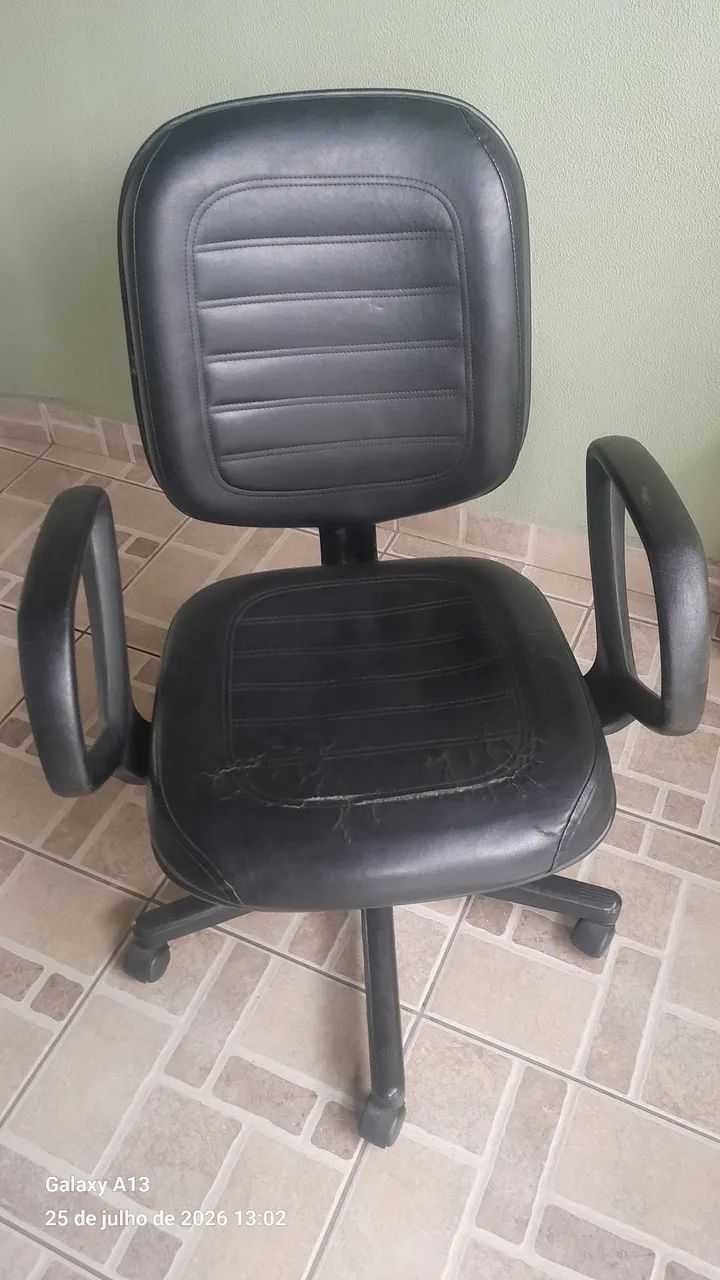 CADEIRA EXECUTIVA " TROCO ".