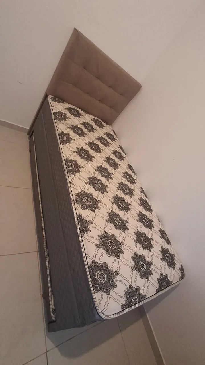 Cama bau (recamier ) com cama auxiliar 