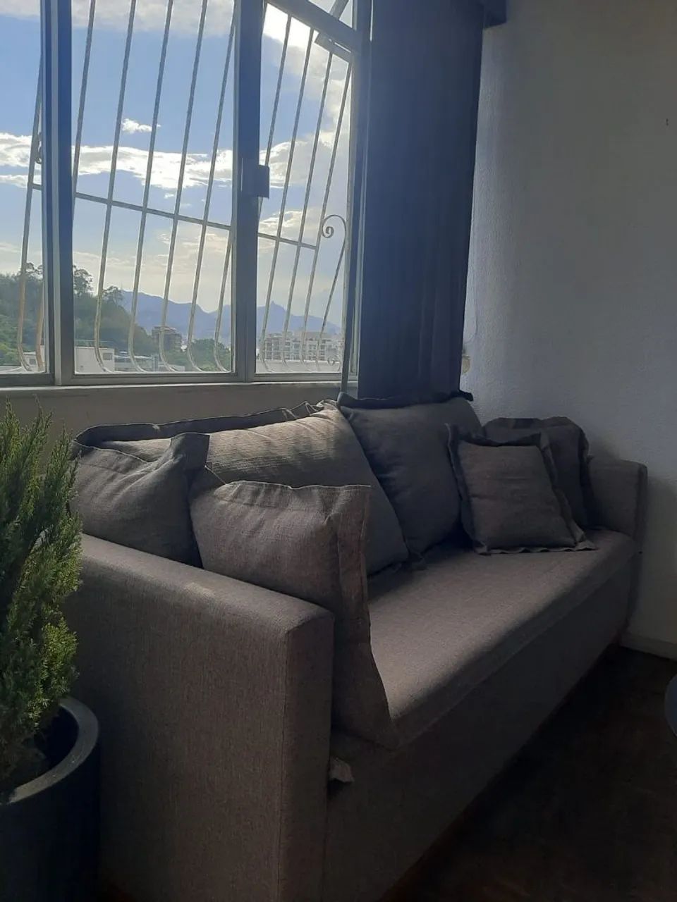 Sofá de linho marrom - Foto 2