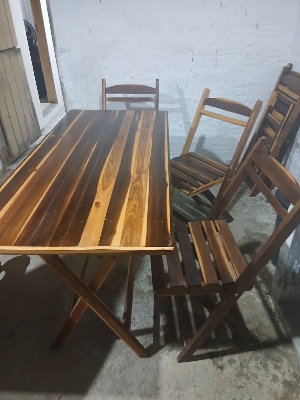 Vendo mesa com 6 cadeira - Foto 2