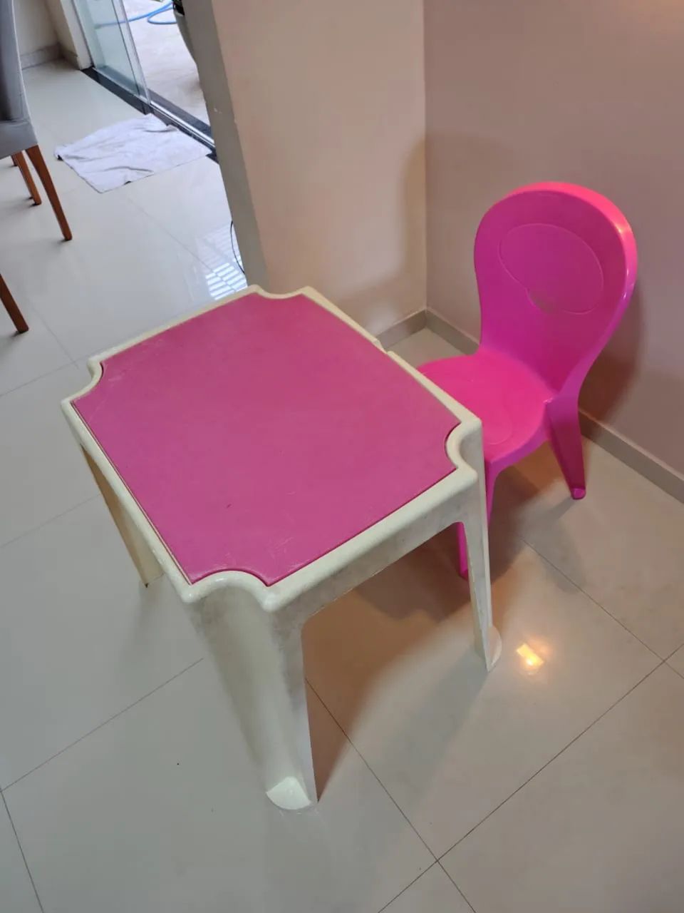 Mesa com cadeira infantil - Foto 4