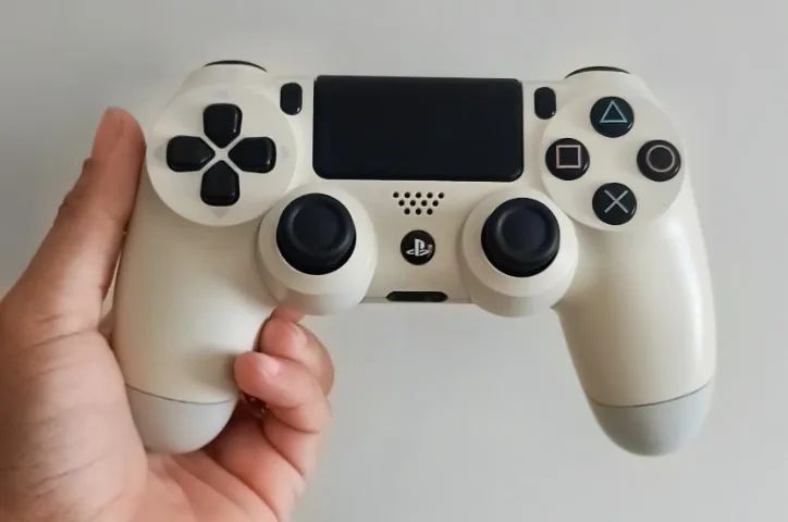 Controle de PS4 original branco