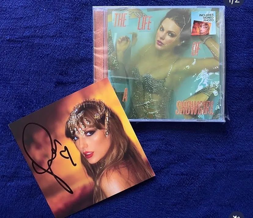 CD - Taylor Swift - The Life of a Showgirl - Signed #1