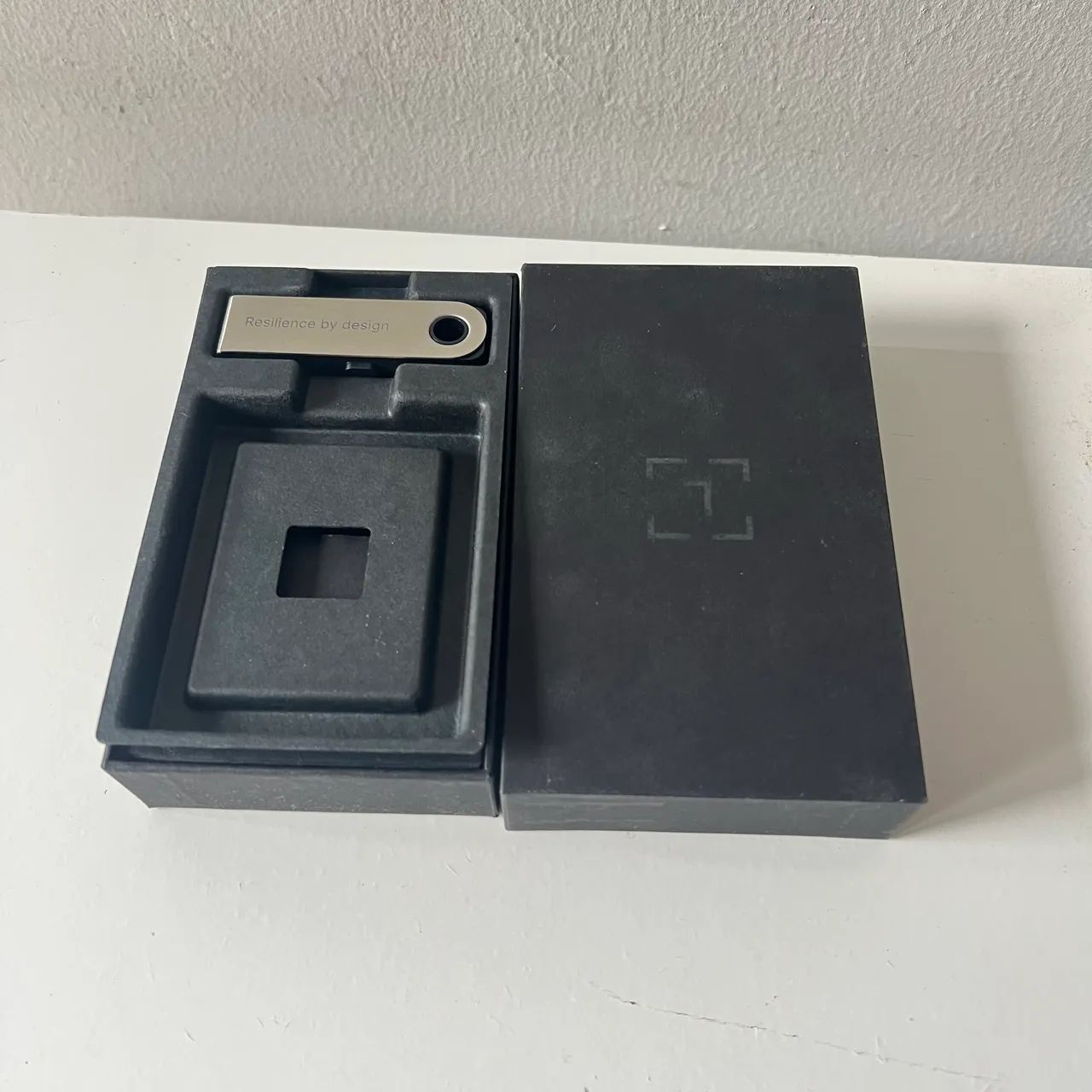 Kit 2 Ledger Nano S Plus + Case | 1 Lacrada - Foto 2