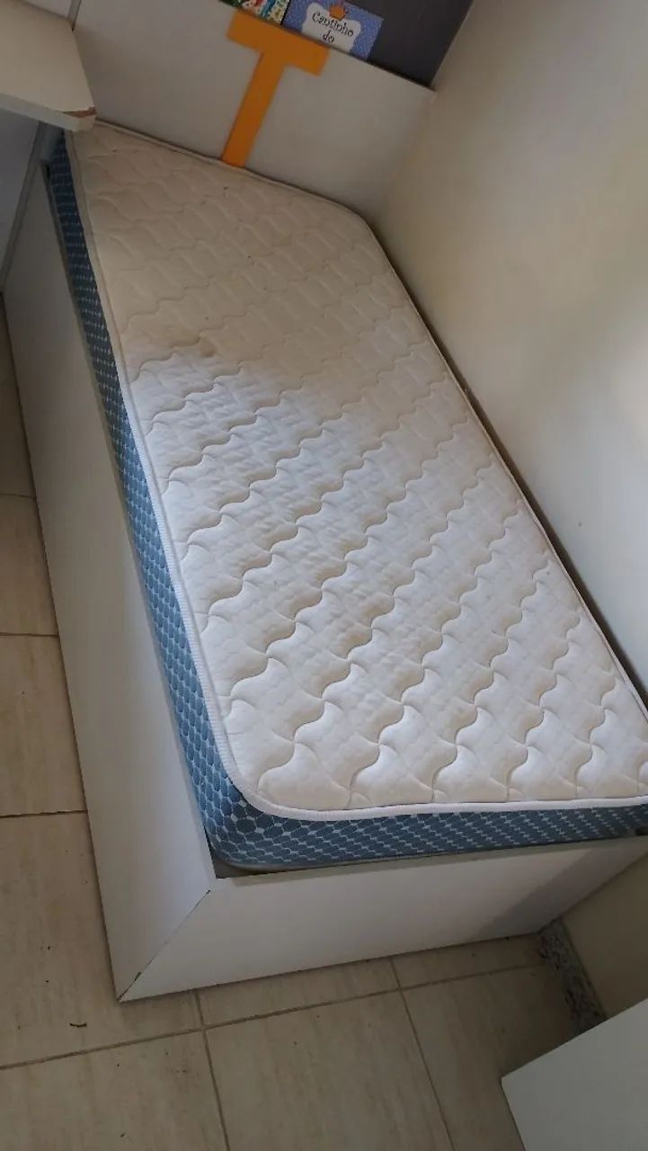Cama solteiro com colchão 