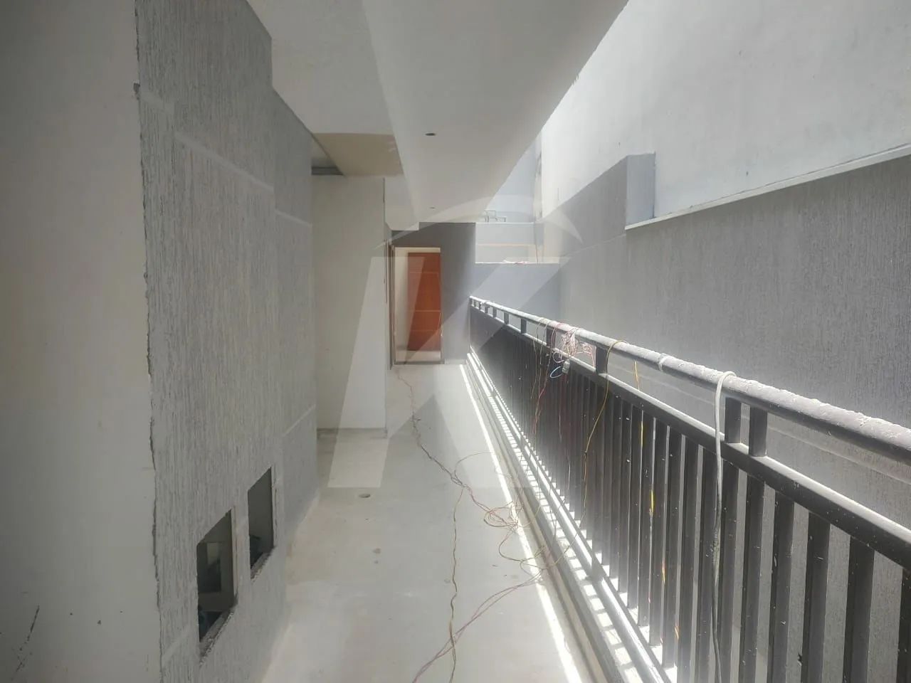 Apartamento decorado, 2 dormitórios, sala e cozinha americana.