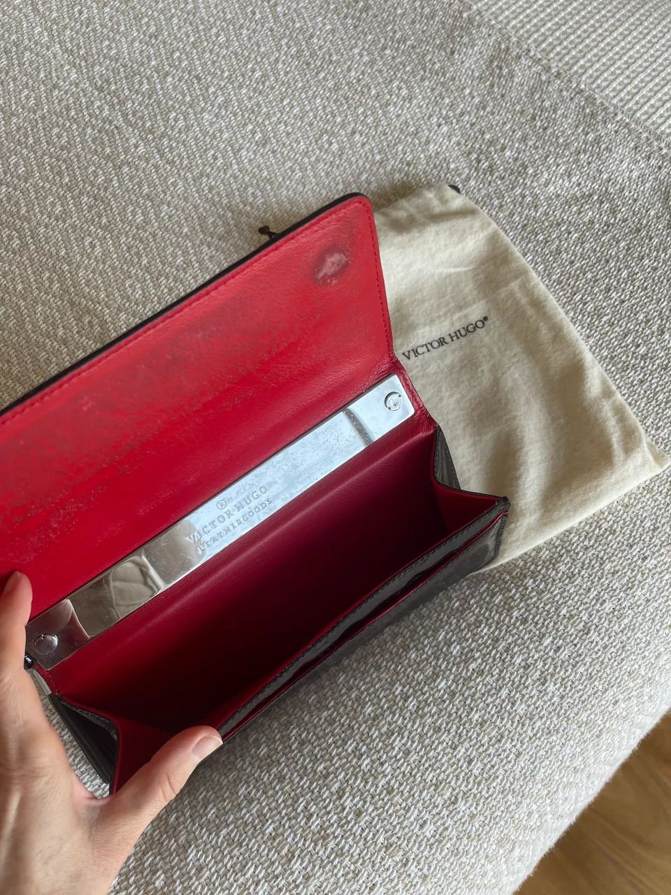 Bolsa Victor Hugo chutch  - Foto 3