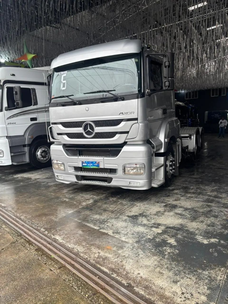 MB AXOR 2544 6x2 AUTOMÁTICO 2016