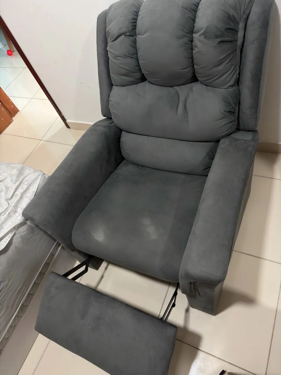 Vende-se poltrona reclinável  - Foto 2