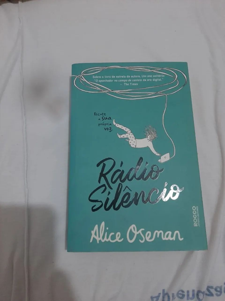 Livro "Radio Silencio"