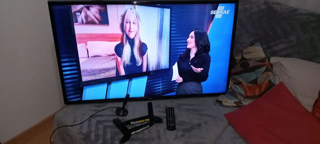 TV Smart 43 polegadas - R$800,00 -? bairro Floresta Joinville  - Foto 4
