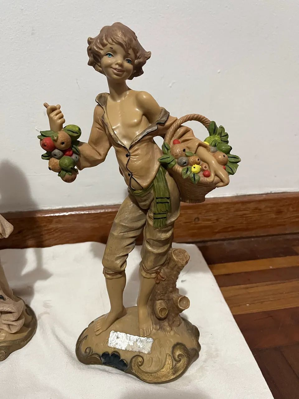 As duas Estatuetas antigas pelo preço.  - Foto 2