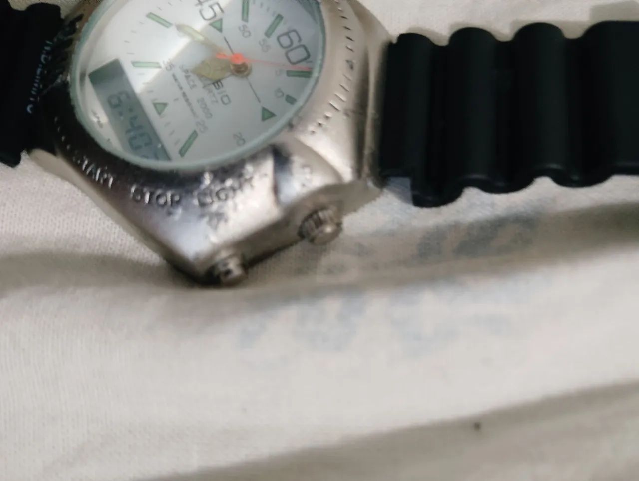Relógio Casio space 2000 funcionando perfeitamente,ícone dos anos 90  - Foto 4