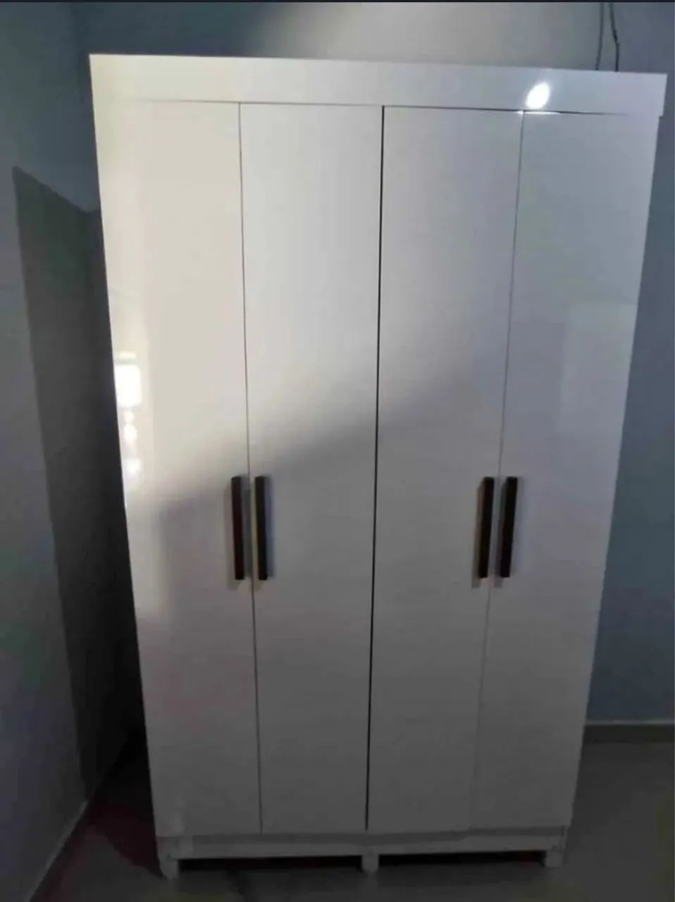 Guarda roupa com 3 portas 