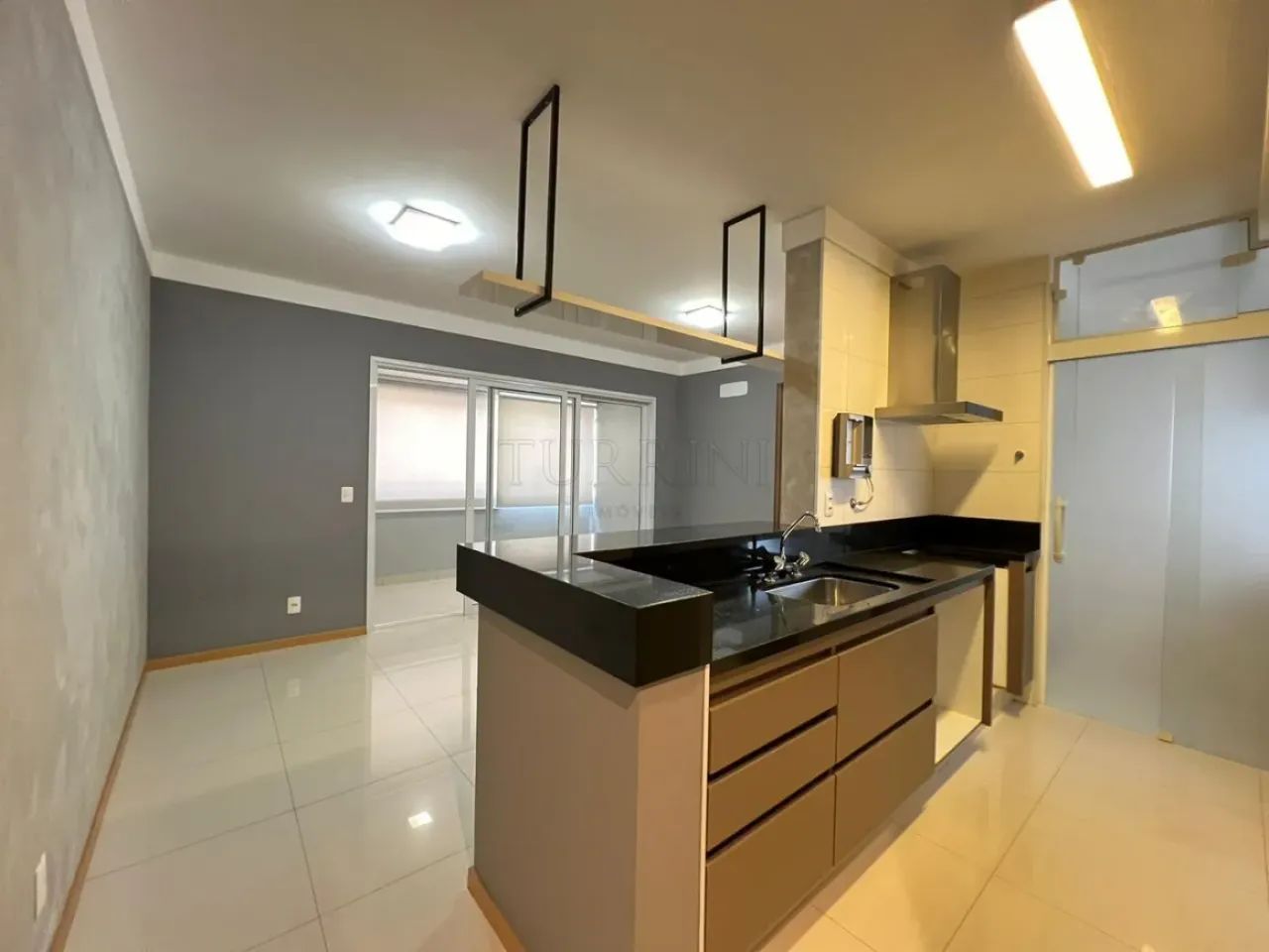 Apartamento para locação no edifício Costa dos Corais em Bauru-SP.