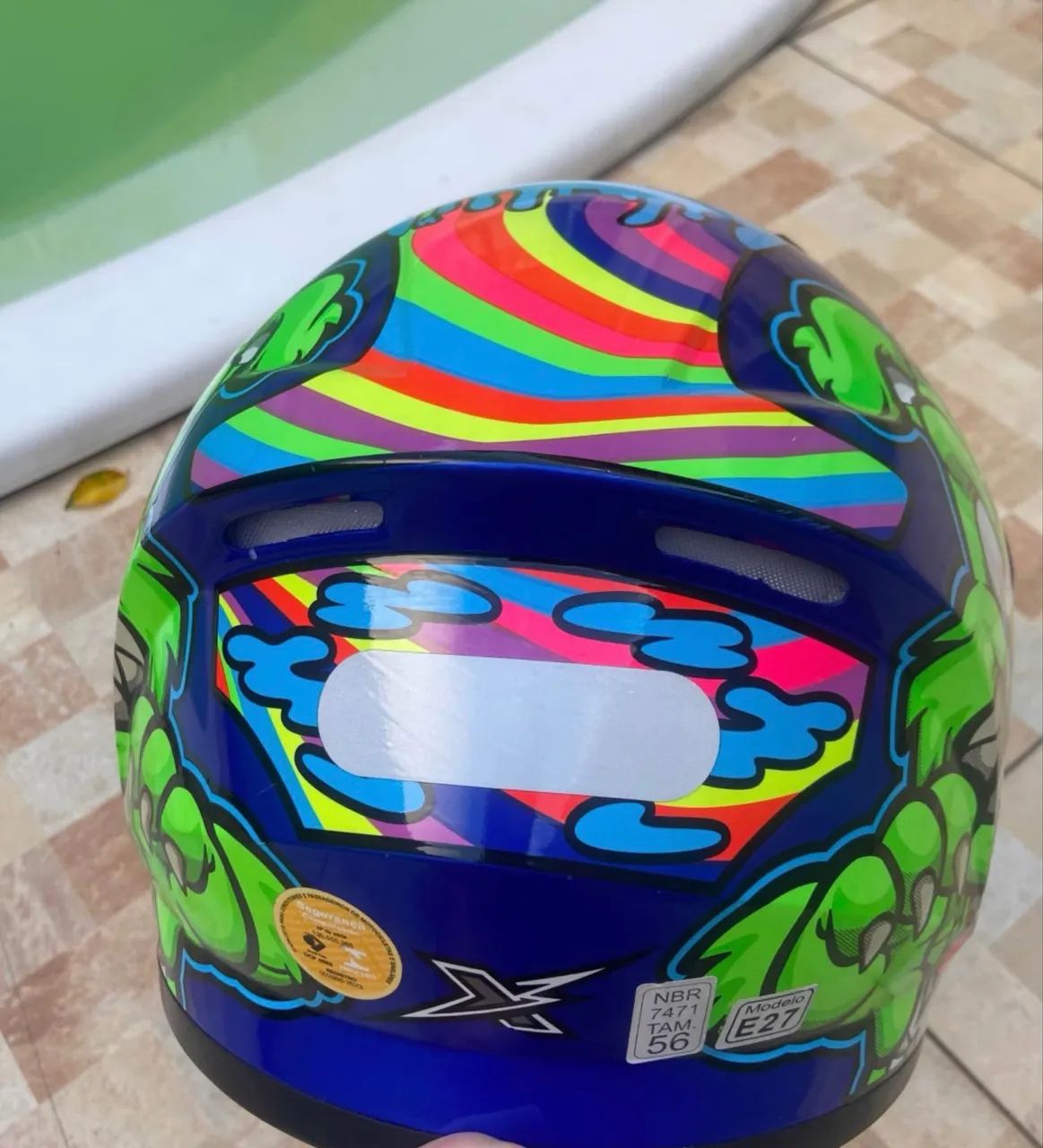Vendo um capacete 