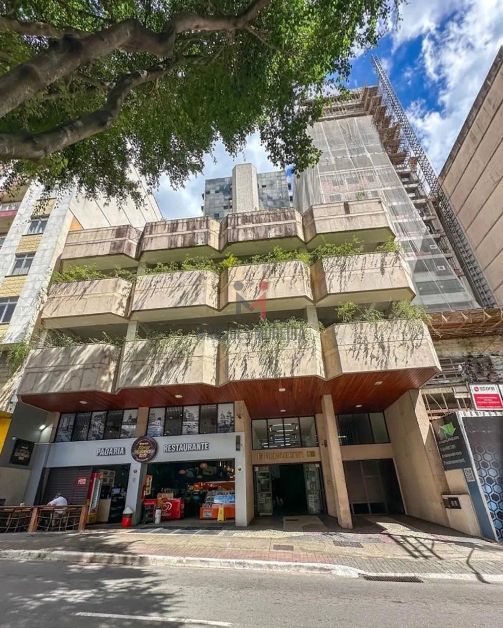 Sala Comercial no Ed. Dr. Geraldo Moutinho  Centro de Juiz de Fora