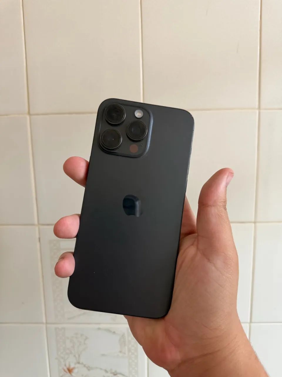 iPhone 15 Pro Max 75% de bateria  - Foto 2