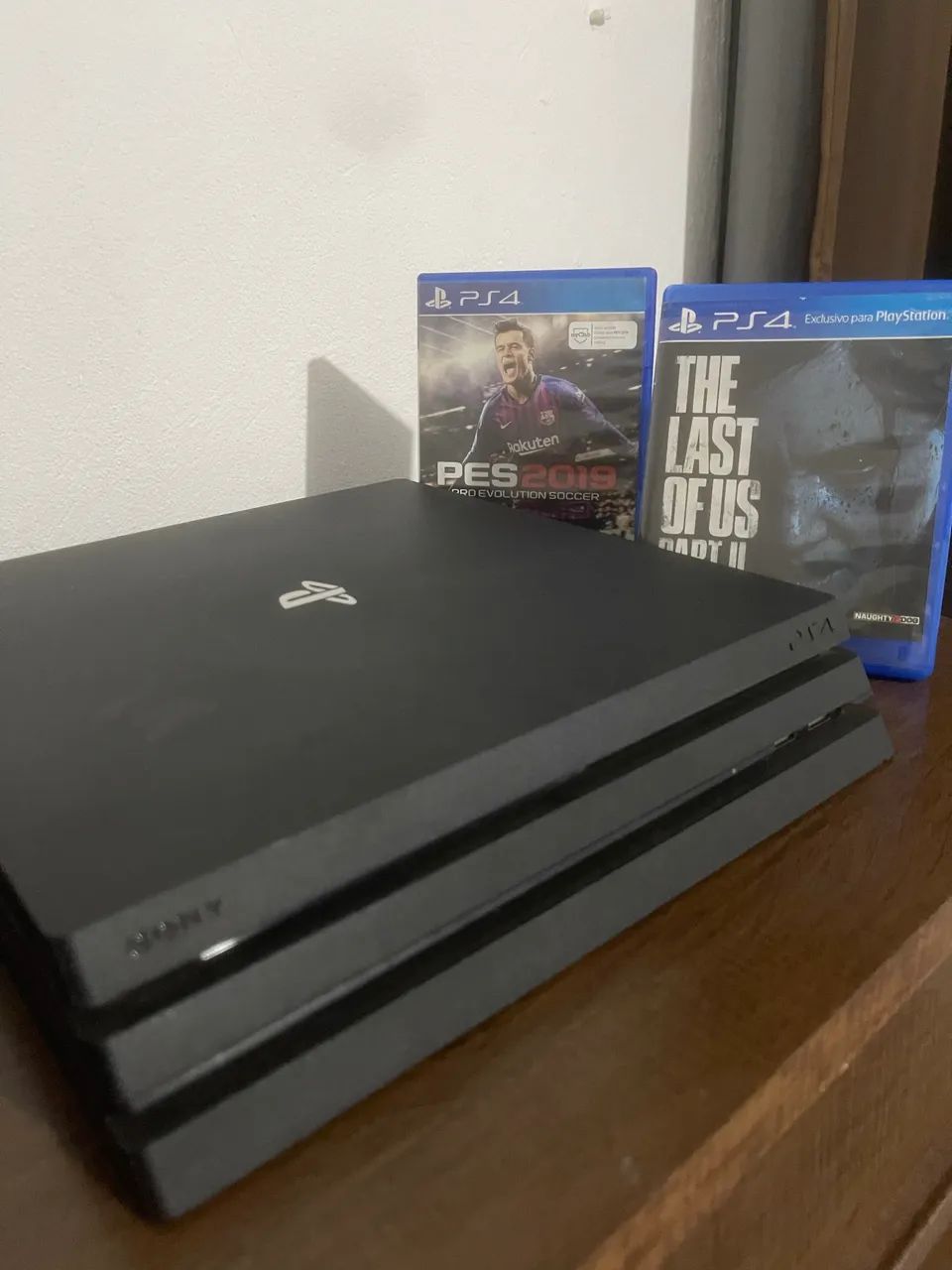 Playstation 4 pro e 2 controles - Foto 4