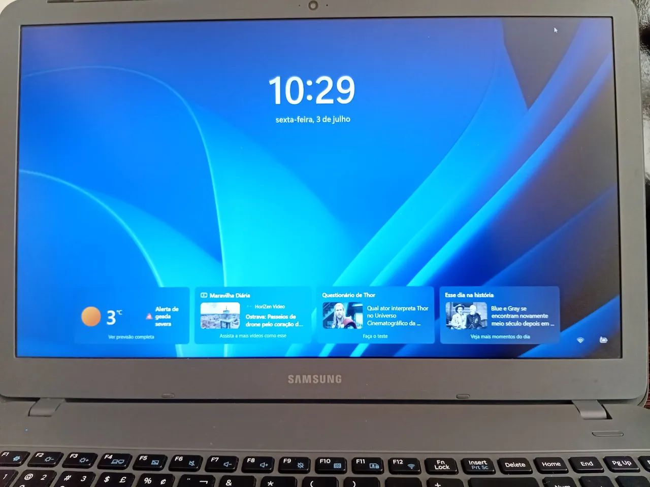 Notebook Samsung <br>Essentials E30