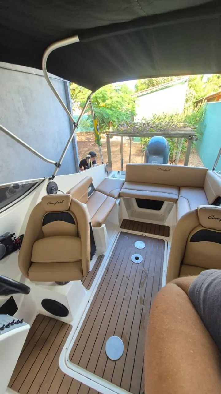 Lancha cabinada 150 HP vendo ou troco po carro  - Foto 9