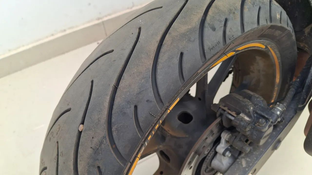 CB300F Twitter  - Foto 3