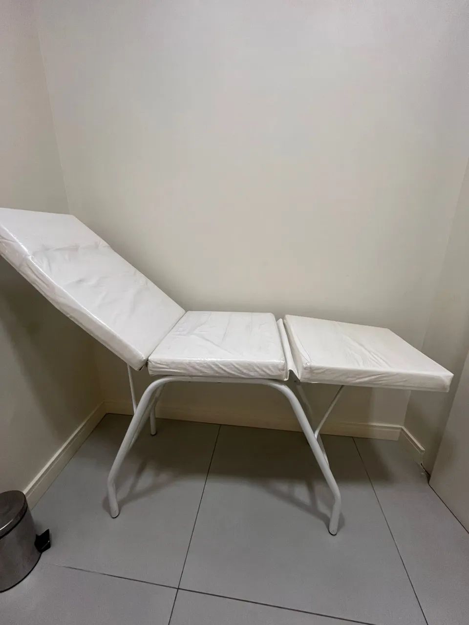 Vende-se maca fixa NOVA