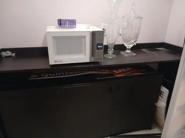 Móvel Armário MDF Preto 3 Portas + 4 Prateleiras 