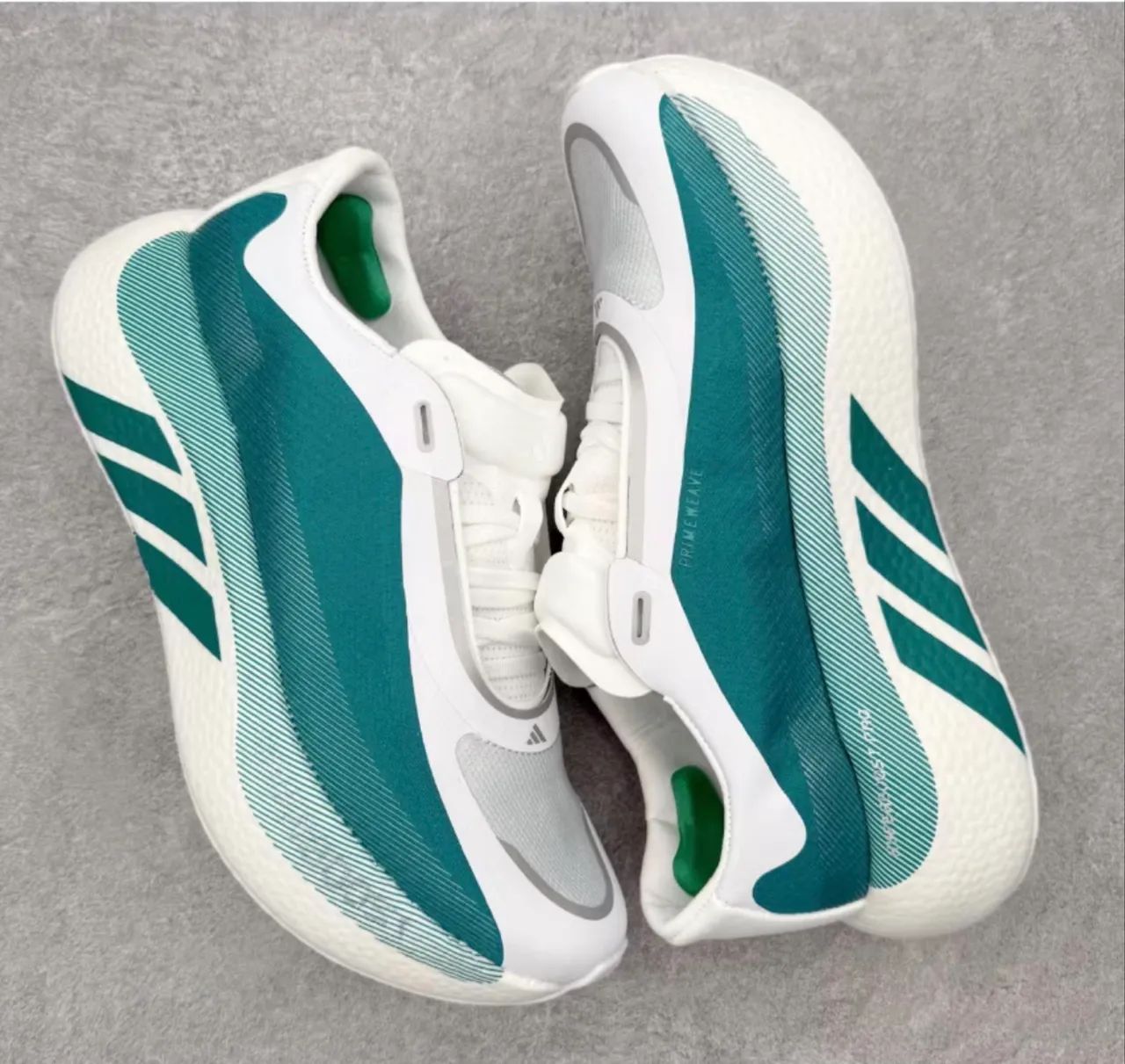 Tênis Adidas Hyperboost todos os tamanhos e cores disponíveis sob encomenda  - Foto 4