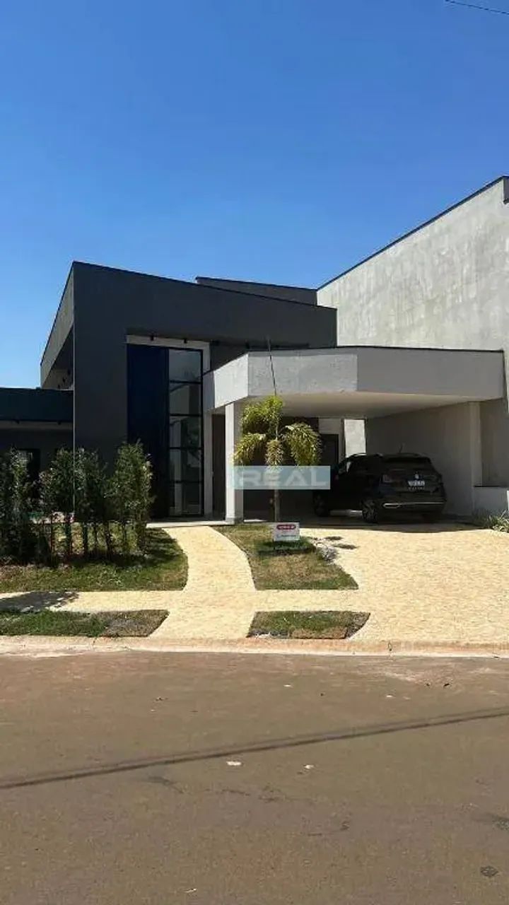 Sofisticação em Condomínio Fechado  3 Suítes com Piscina