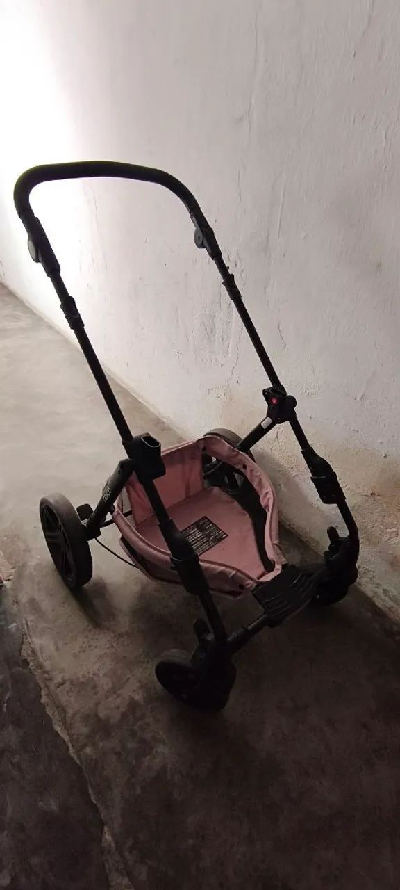 Carrinho de bebê + moises 