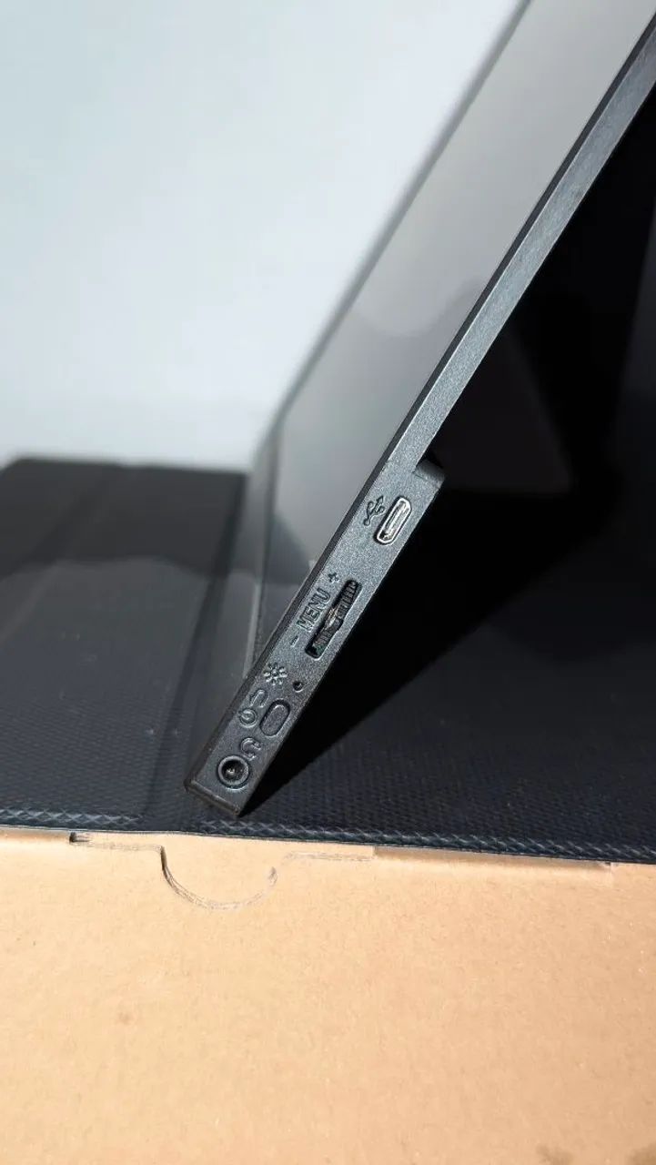 MONITOR PORTÁTIL 15 POLEGADAS FULL HD POUCO USADO  - Foto 5