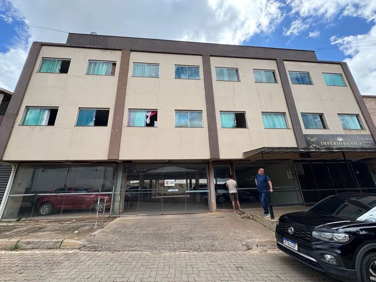 OPORTUNIDADE | PRÉDIO COMPLETO + SALA COMERCIAL | VILA BASEVI - LAGO OESTE