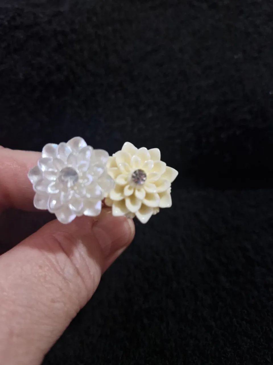Grampo Ponto de luz para cabelos flor com strass 