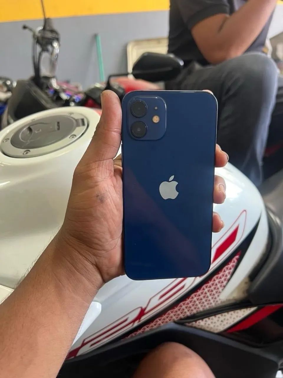 iPhone 12 - 128GB - Foto 2