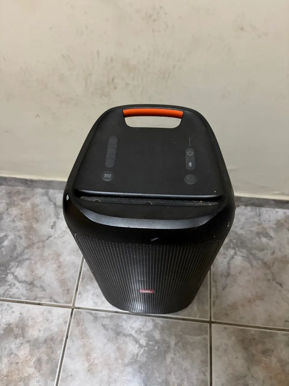 Caixa JBL em excelente estado 