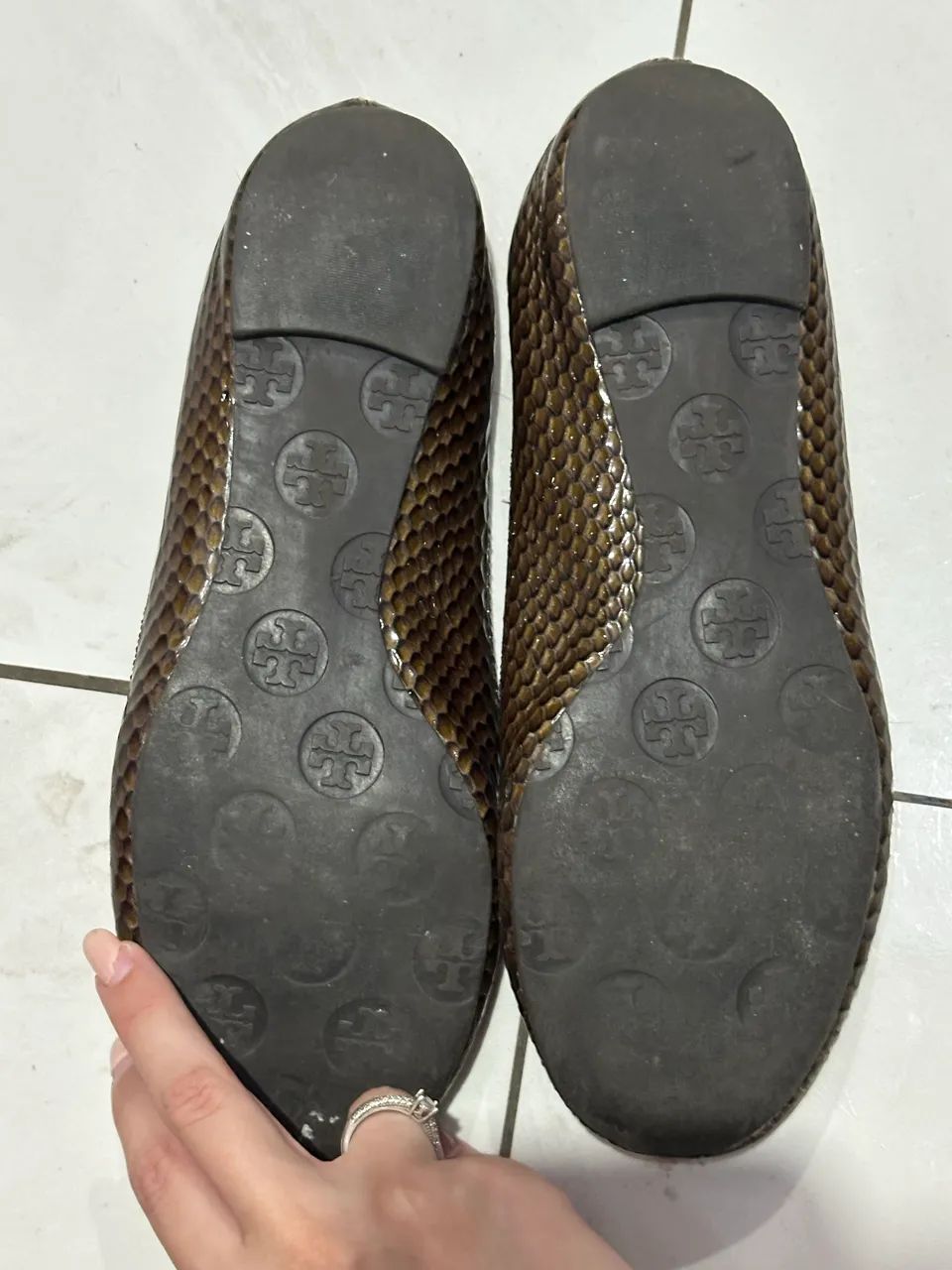 Sapatilha Tory burch couro verniz  - Foto 2
