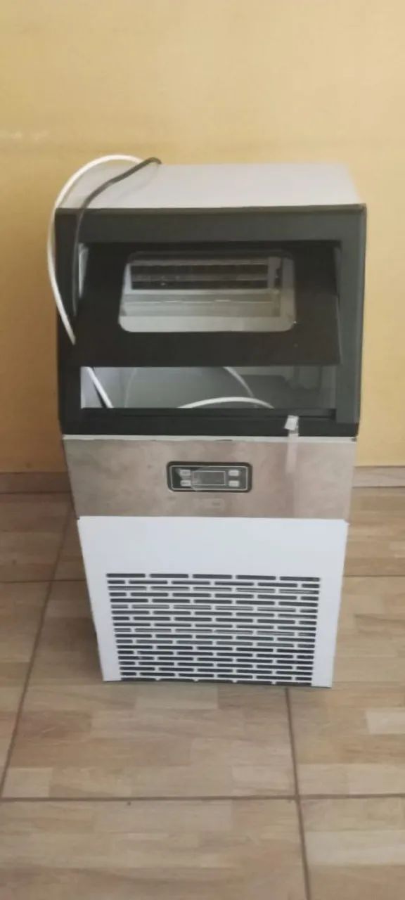 Máquina de gelo profissional 45kg