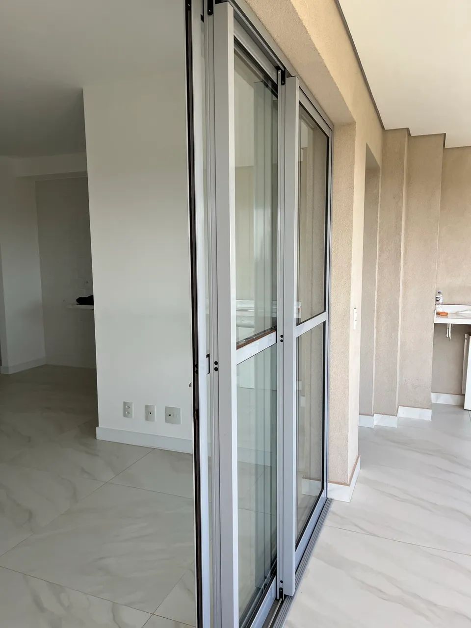 VENDO PORTAS NOVAS - RETIRADAS DE APARTAMENTO NOVO