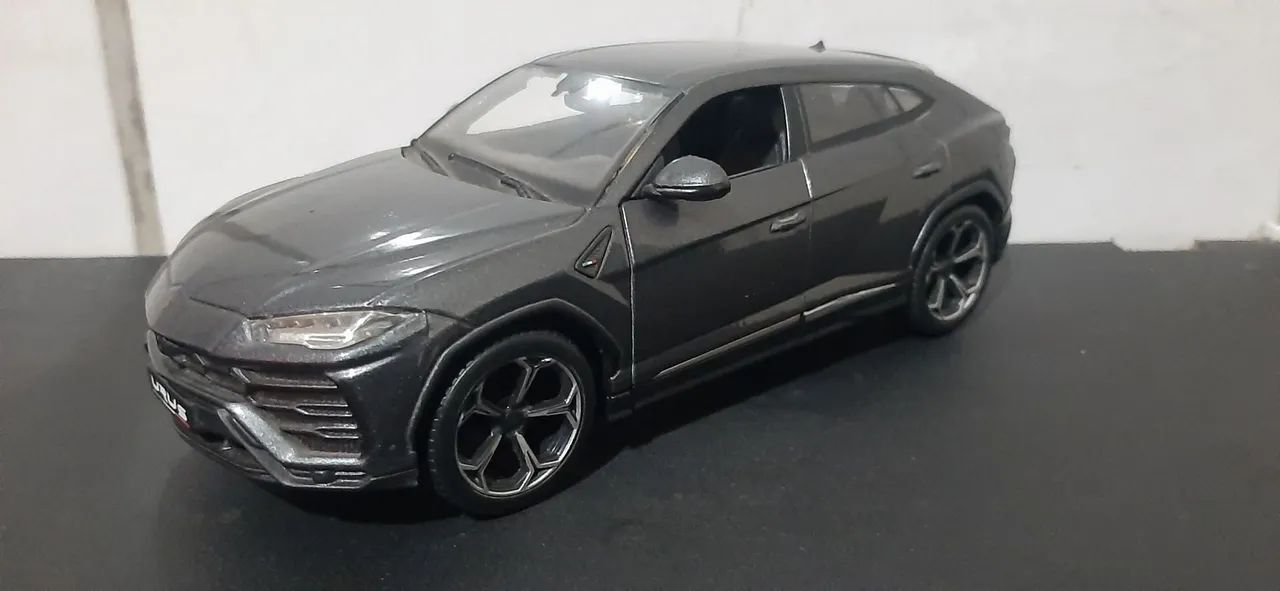 Miniatura Lamborghini Urus 1:24