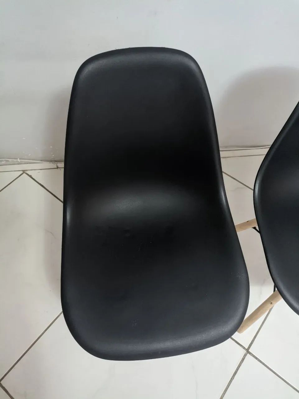 PAR DE CADEIRAS DESIGN PRETO - Foto 3
