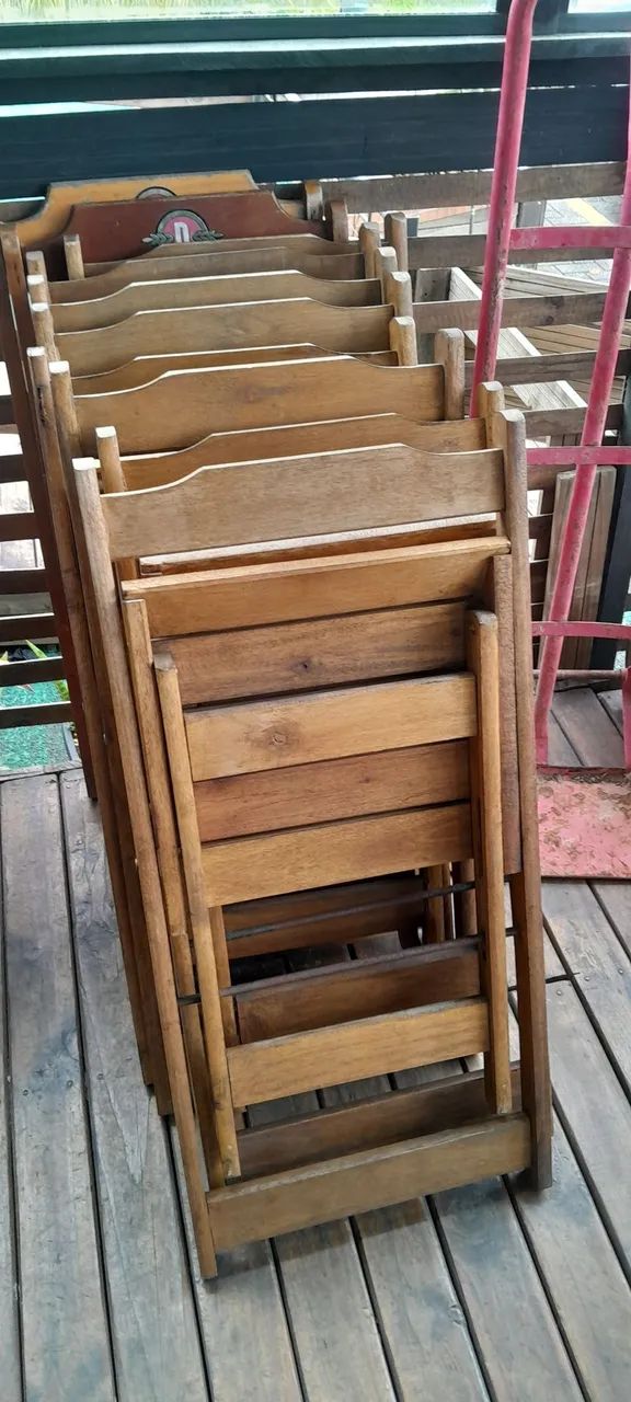 Vendo jogo de mesa abrir e fechar de madeira  - Foto 2