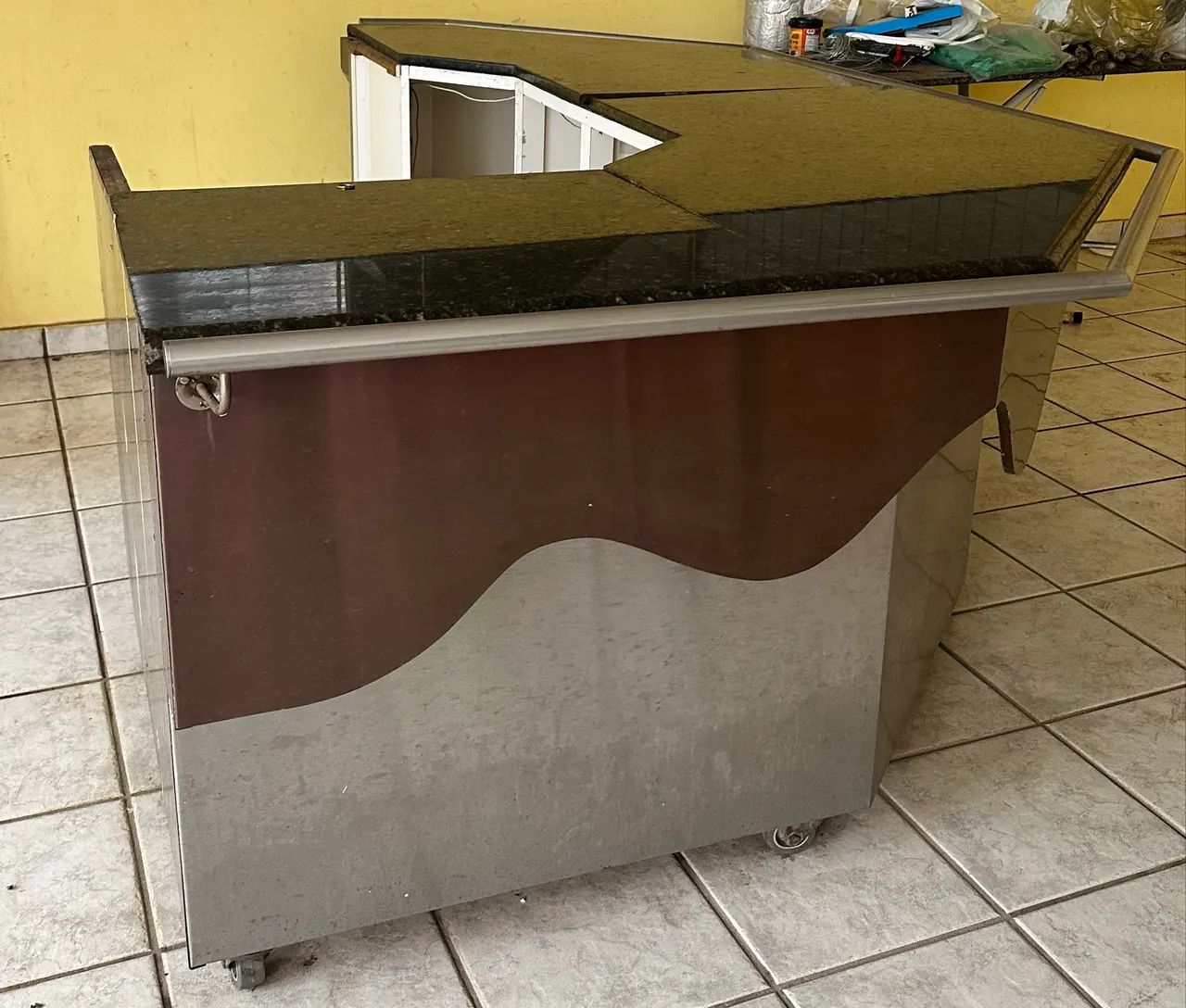 Balcão Caixa em Mármore e Aço inoxidável  - Foto 3