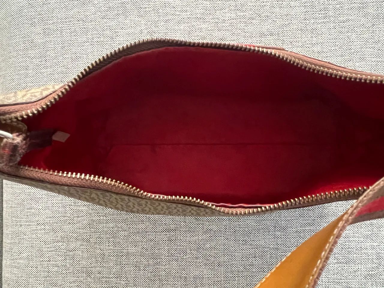 Bolsa Victor Hugo lindíssima impecável  - Foto 5
